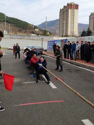 https://jd.qust.edu.cn/__local/D/BD/24/91E1E3168CFB27EA8CC4043BAFD_0BC22575_14987.jpg