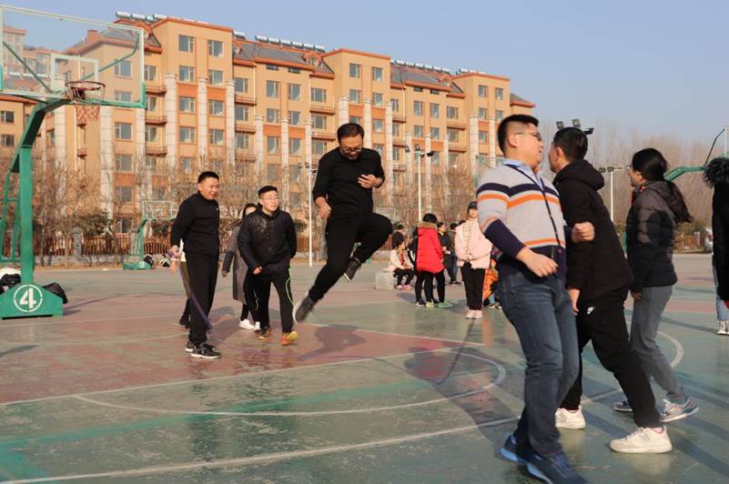 http://gmxq.qust.edu.cn/__local/E/28/D1/2AE0631B0E4FBA9617FD63B112A_85FA3ACB_1AF4B.jpg