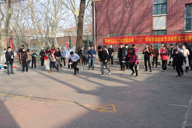 https://ha.qust.edu.cn/__local/5/00/80/BD811B098E8FDC79591BEF53D51_A3D0BC70_51FDB8.jpg