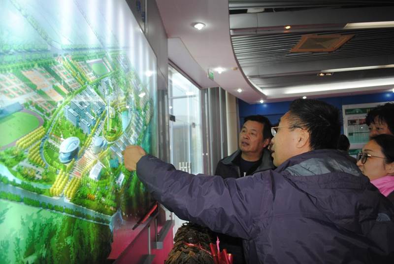 http://zdh.qust.edu.cn/__local/7/0F/29/7178FABADF4270A962E5C73F4AB_AA4D0139_17171.jpg