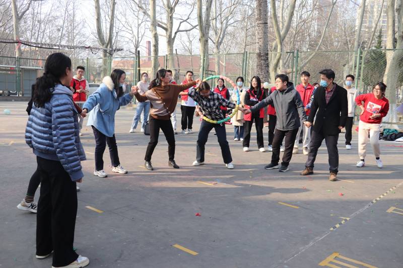 https://ha.qust.edu.cn/__local/C/B8/FF/AF9C7AA0D21C25951D01993C3DA_B7C9B2D6_4C2A0A.jpg